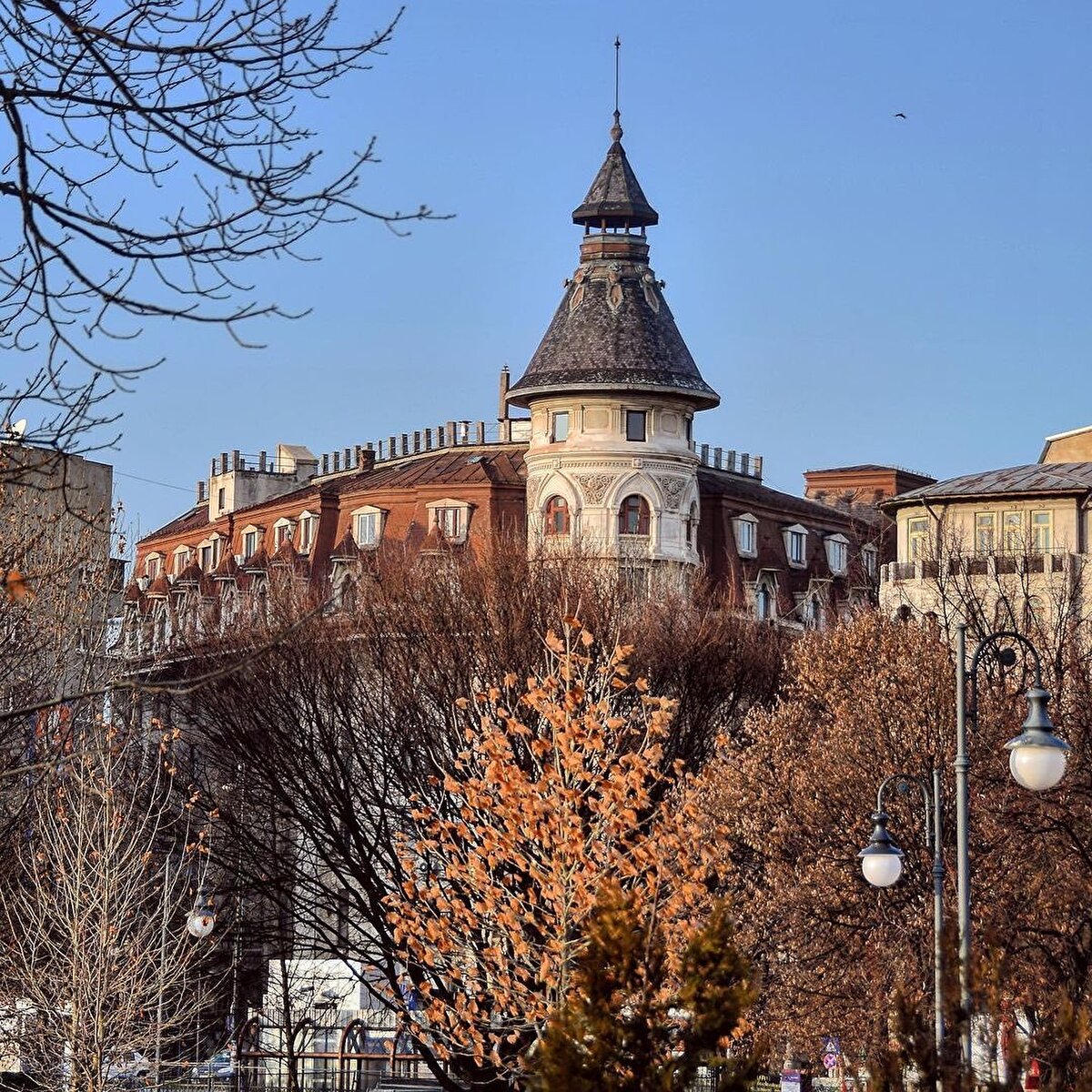 *Romanya Sanat Sergileri M&#252;zesi ⠀