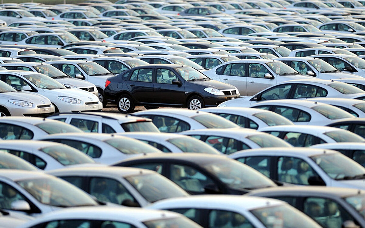 2021 motorlu taşıtlar vergisi: 1 Ocak 2018 sonrası tescil edilenler 1301-1600 cc arası 1-3 yaş (2020 yılı matrahları) 51 bin 800 TL'yi aşmayanlar bin 831 lira, 51 bin 800 TL- 90 bin 800 TL arası 2 bin 14 lira, 90 bin 800 TL'yi aşanlar 2 bin 197 lira (NTV)