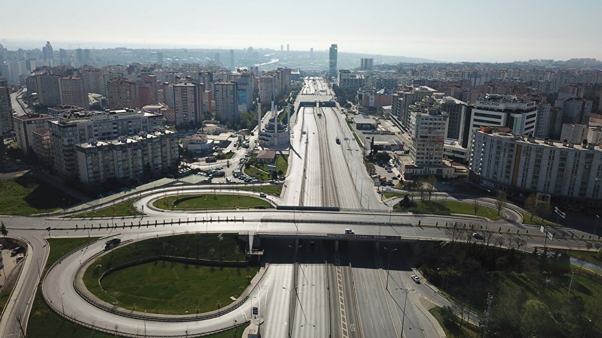 1- Hafta içi her gün gece saat 21.00 ile sabah 05.00 arasında genel sokağa çıkma sınırlaması uygulanacak.