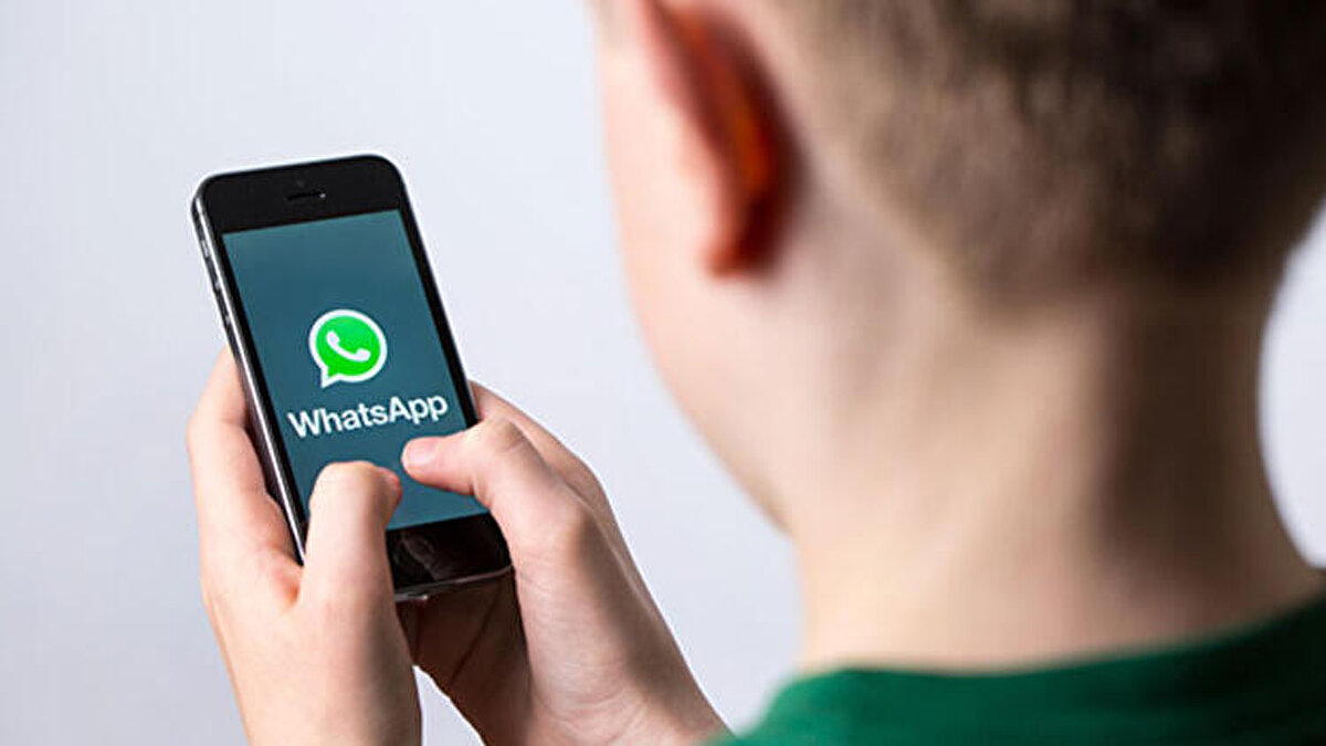 WhatsApp kullanıcıların kendi zevkine göre değiştirdiği duvar kağıdı altyapısı değişiyor. Bu sayede artık her sohbet penceresi veya kişi için ayrı duvar kağıdı seçebilecek. WhatsApp ayrıca söz konusu duvar kağıdı için şeffaflık ayarı da sunacak.