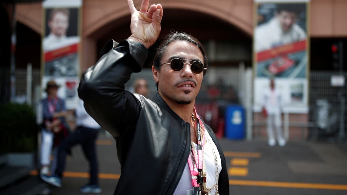 Türkiye'ye döndüğünde aynı işyerinde çalışmaya devam eden Nusret, bu deneyimleri işine aktarmayı başarmıştır. 'Lokum', 'Ceviz', 'Kafes' gibi pişmiş et türlerini ilk kez kendisinin yaptığını iddia eden dünyaca ünlü restoran sahibi, bu kez yeni deneyimler için Amerika'ya gitmeyi kafasına koymuştur. Zor şartlar altında aldığı üç aylık Amerika vizesinin ardından New York'un en bilindik dört restoranında para almadan çalışmış ve yaptığı mönü New York Times'da yayınlanmıştır.