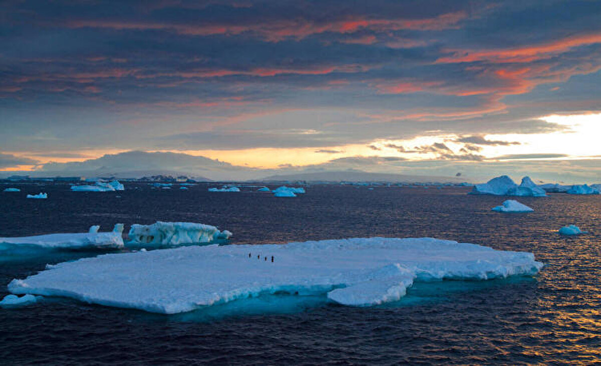 Temmuz 2017'de Larsen C Kıta Sahanlığı'ndan kopan A68a, yakın bir zamana kadar dünyanın en büyük buzdağıydı.