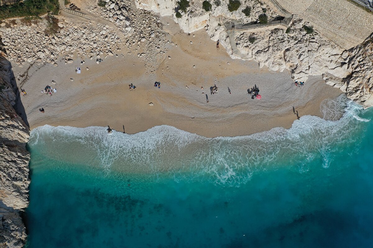Yazdan kalma günlerin keyfini çıkaranlar güneşli havada doyasıya eğlendi.


