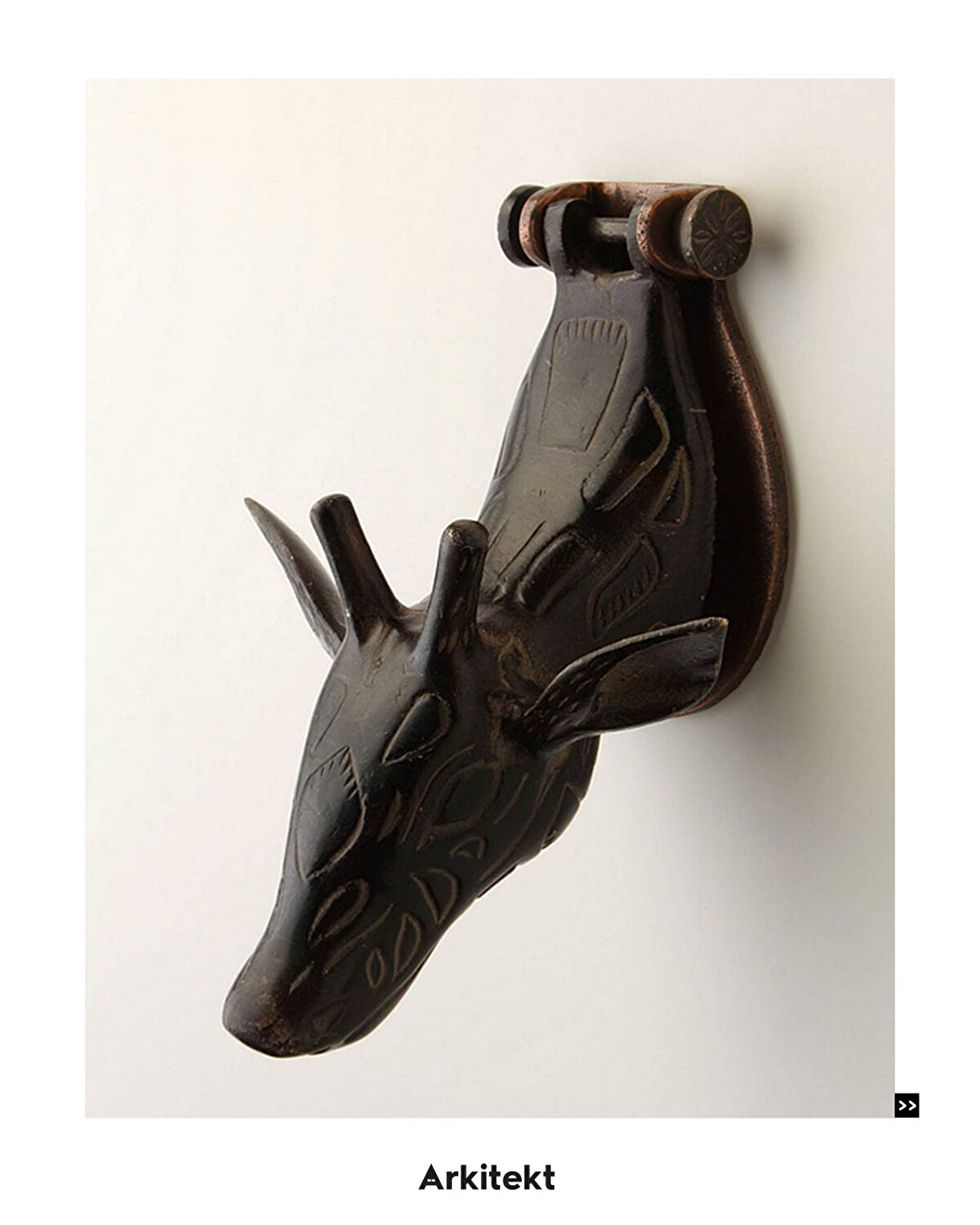 Büyükbaş hayvancılıkla uğraşan bir ailenin kapı tokmağı.