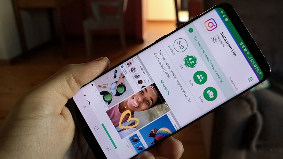 Düşük özelliklere sahip olan cihazlar için kullanıma açılan Instagram Lite'ın boyutu 2 MB’tan daha düşük. Başka bir deyişle Instagram Lite akıllı telefonlarda daha az yer kaplayacak ve daha az veri tüketecek.