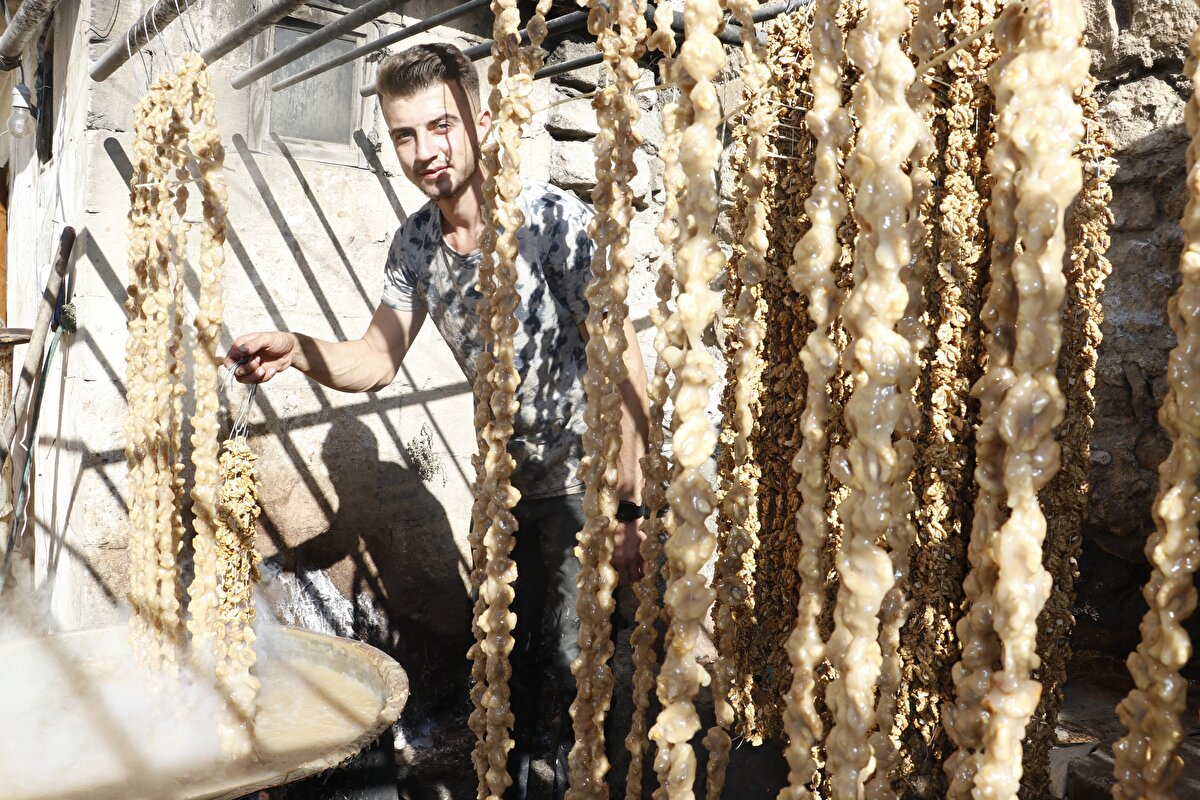 Aralarındaki yaş farkı nedeniyle ortaklıklarının kısa sürede Mardin'de ün yaptığını anlatan İbrahim Berkay, şunları söyledi: