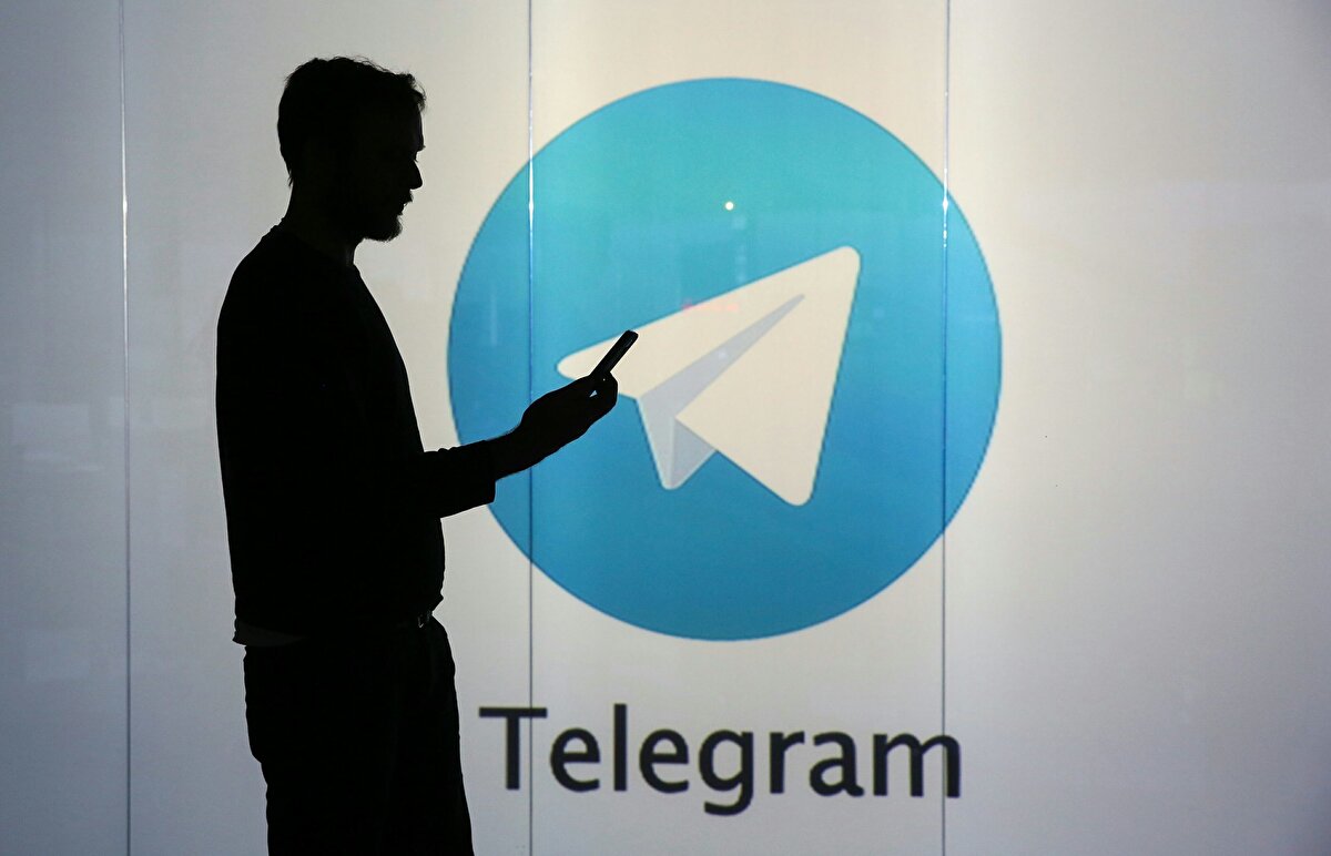 6- Gizliliğinizi en üst düzeye çıkarmak için Telegram'a kaydolurken gerçek cep telefonu hattınız yerine sanal bir numara kullanın. Bu tek kullanımlık bir sanal numara olmasın, aksi takdirde birileri yine de hesabınızı ele geçirebilir.  7- Bilgilerinizin sizin açınızdan güvenli bir noktaya kadar özel olduğundan emin olun. Bunun için “Ayarlar” altındaki “Gizlilik ve Güvenlik” seçenekleri altındaki ayarları gözden geçirin.