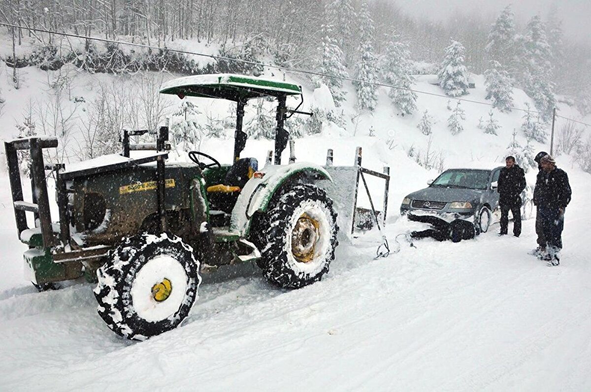 Kış lastikleri 7 derecenin altındaki havalar için dizayn edilmiştir ve hava soğudukça tutunma performansı artar, fren mesafenizi ciddi oranda azaltır.