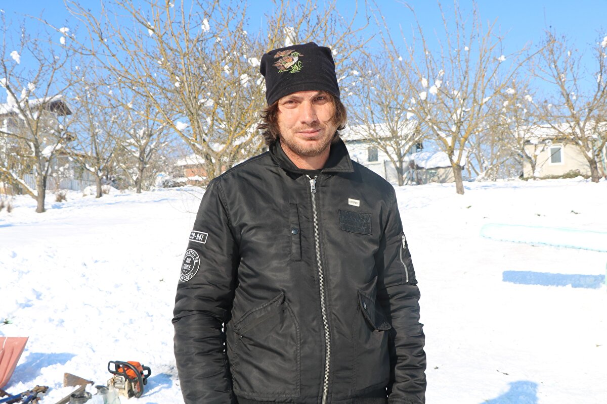 Bu yüzden yardımcı bulamayınca kar toplaması, inşa etmesini biraz uğraştırmasına rağmen 4 günde tamamladım” dedi.