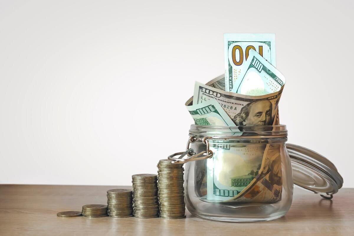 Bu hafta ise, Türkiye'de yaşadığı kayıp, dünyada uğradığı kayıp olan ortalama yüzde 0,7'nin altında kaldı. Bu bir haftalık geçici bir değişiklik mi, yoksa Türk Lirasında en azından bir süre için pozitif ayrışma dönemi sona mı erdi; şu aşamada yorum yapmak kolay değilse de ben döviz cephesinde en azından bir süre dış iklimin daha etkili olmaya başlayabileceği ve çift yönde ara akımların masaya gelebileceği görüşündeyim.