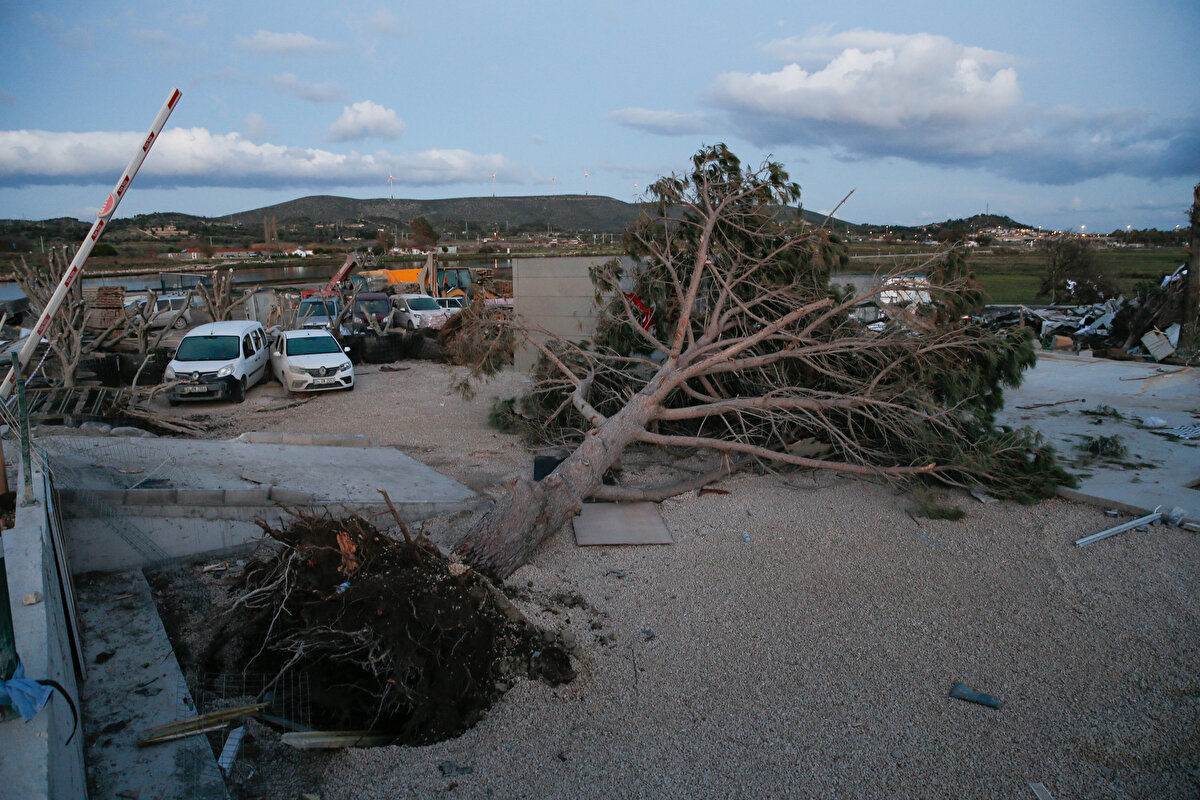 Hortumun boyutları ise sabahın ilk ışınlarında ortaya çıktı. 