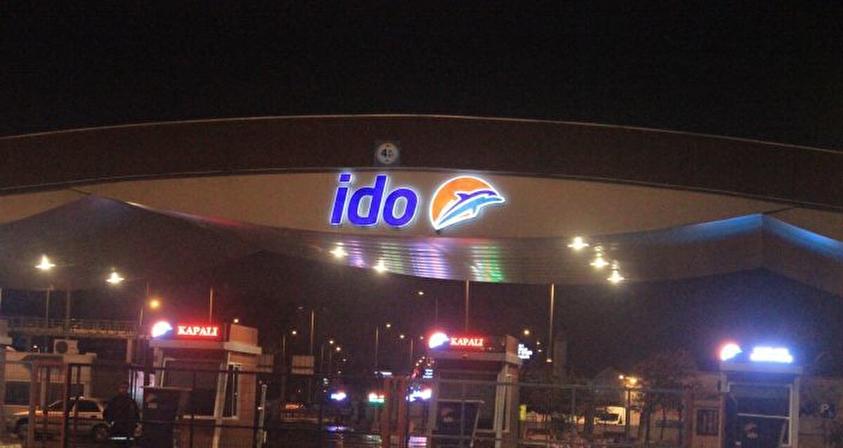 İstanbul Deniz Otobüsleri (İDO), olumsuz hava koşulları nedeniyle bazı seferlerini iptal etti. İDO'nun internet sitesinde yer alan duyuruya göre, olumsuz hava koşulları dolayısıyla saat 07.45 Kabataş-Kadıköy-Bursa, 08.30 Bursa-Armutlu-Armutlu Tatil Köyü-Yenikapı-Kadıköy seferleri yapılamayacak.