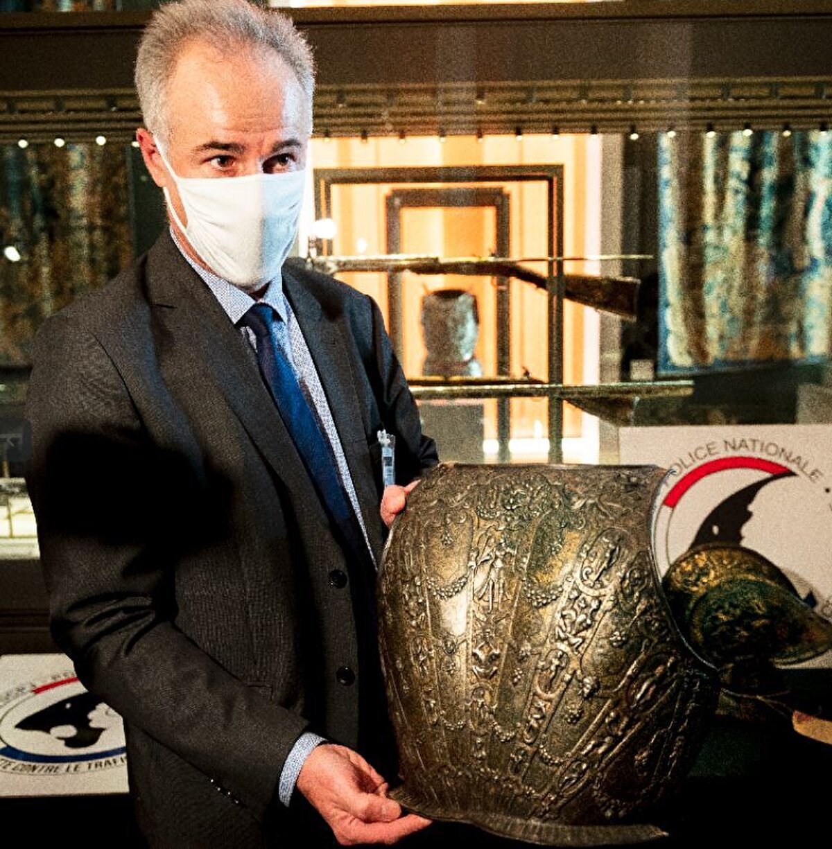 Louvre'un miras sanat eserlerinin baş küratörü Philippe Malgouyres, "Bir gün yeniden ortaya çıkacaklarını göreceğimizden emindim. Ama bu kadar korunmuş şekilde görebileceğimizi asla hayal edemezdim” dedi.