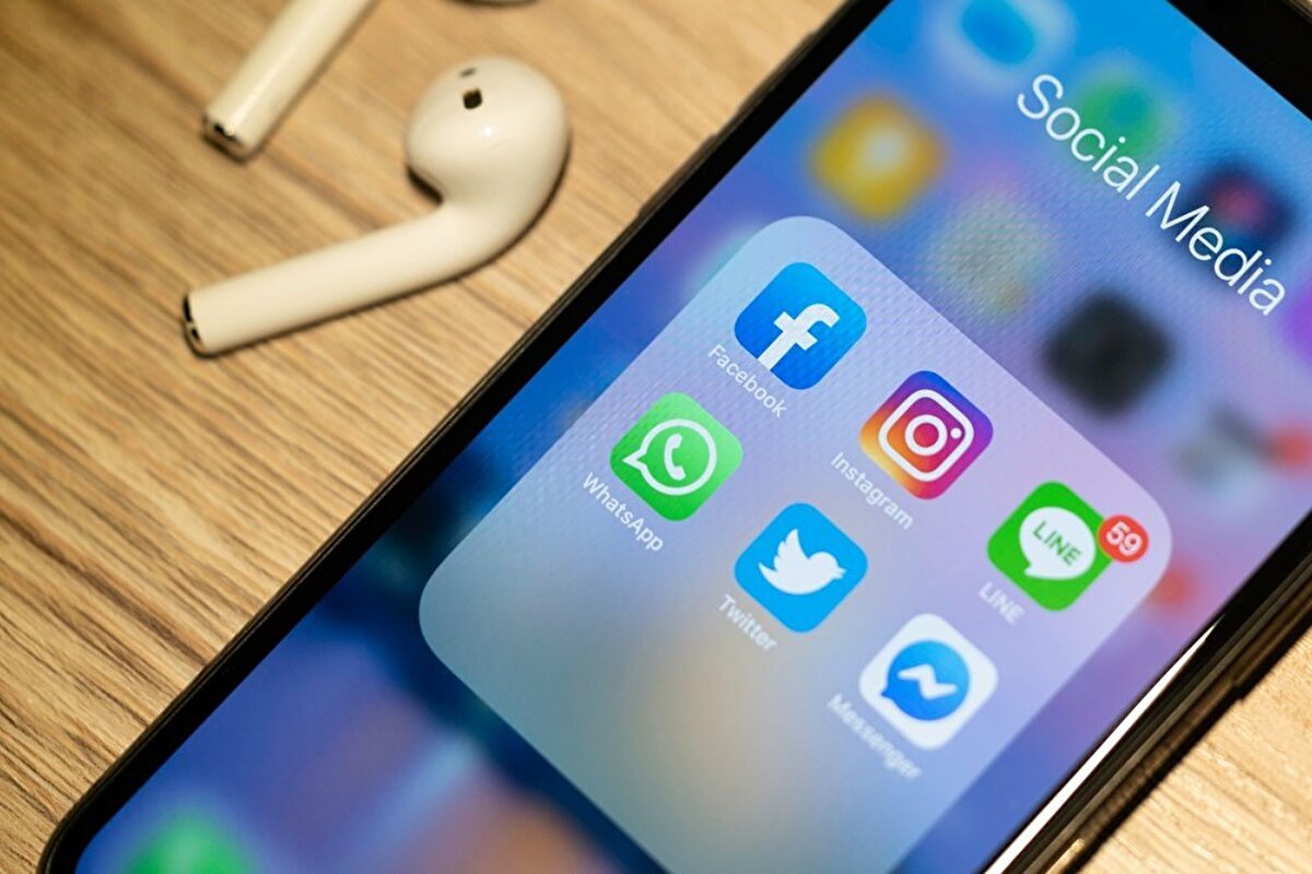 COVID-19 nedeniyle Apple'ın etkinliği sanal ortamda yapması ve canlı yayınla meraklılarına ulaşması bekleniyor. Apple etkinliklerini genellikle salı günleri yapıyor.
