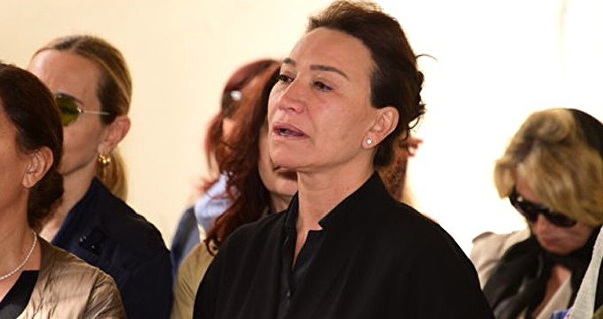 Ünlü oyuncu, “Çok kötü bir gün geçirdim, çok ağladım. Söylenecek hiçbir şey yok. Rasim’i çok genç kaybettik. Hepimiz çok çok üzgünüz dedi.