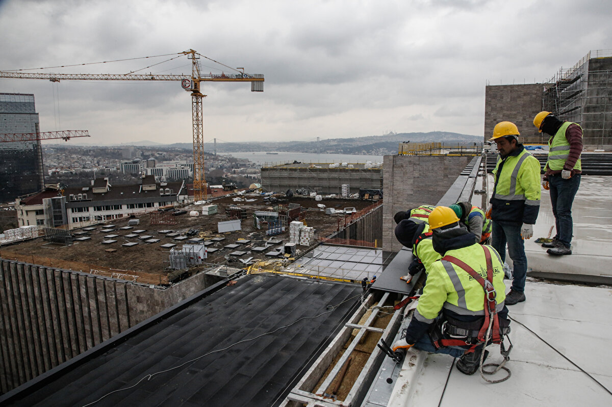 Çalışmaların hızla sürdüğü bu bölümde, İstanbul Boğazı, Kız Kulesi ve tarihi yarımada restorandan panoramik olarak görülebiliyor. Restoran bölümünde ise kaba inşaatın tamamlandığı görülüyor.