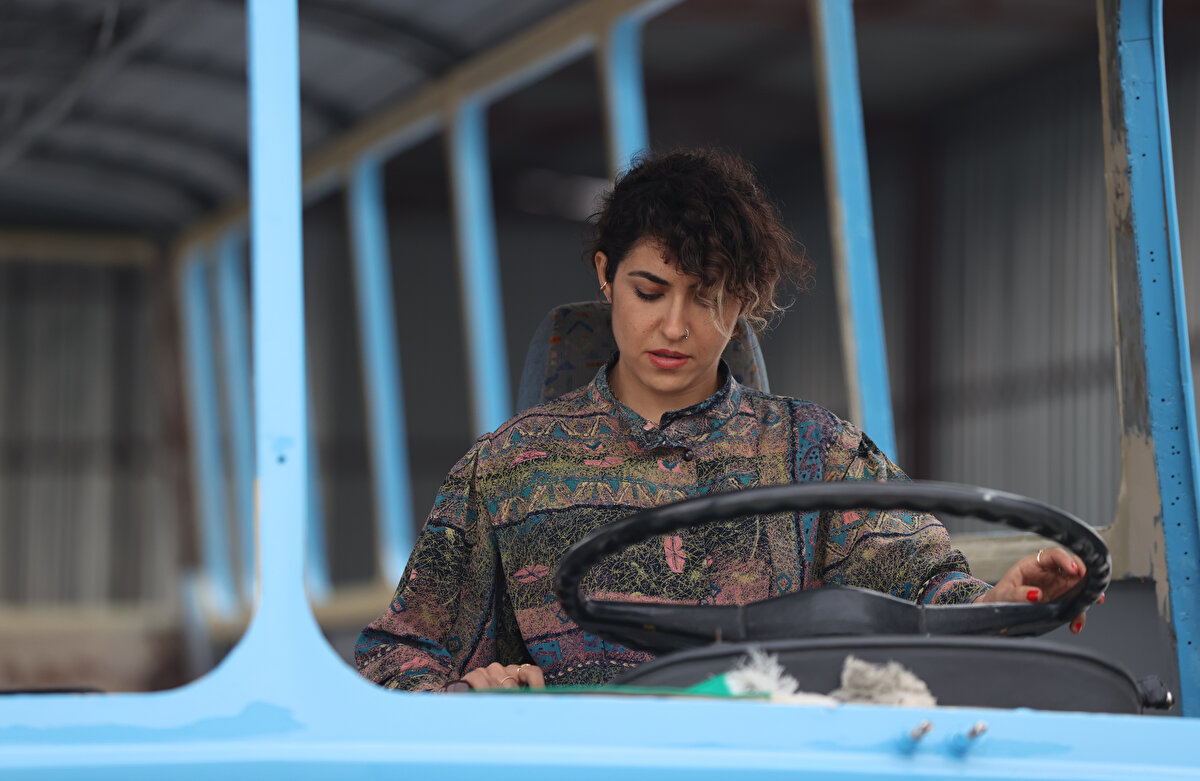 Otobüsün dönüşümüne tanıklık etmekten duyduğu mutluluğu dile getiren Alkan, "Sanayide olmayı gerçekten çok seviyorum. Bu süreci birlikte yaşamak çok keyifli. Bu yolda insanlarla tanışmış olmak ve onları kazanmış olmak bile çok güzel" diye konuştu.

