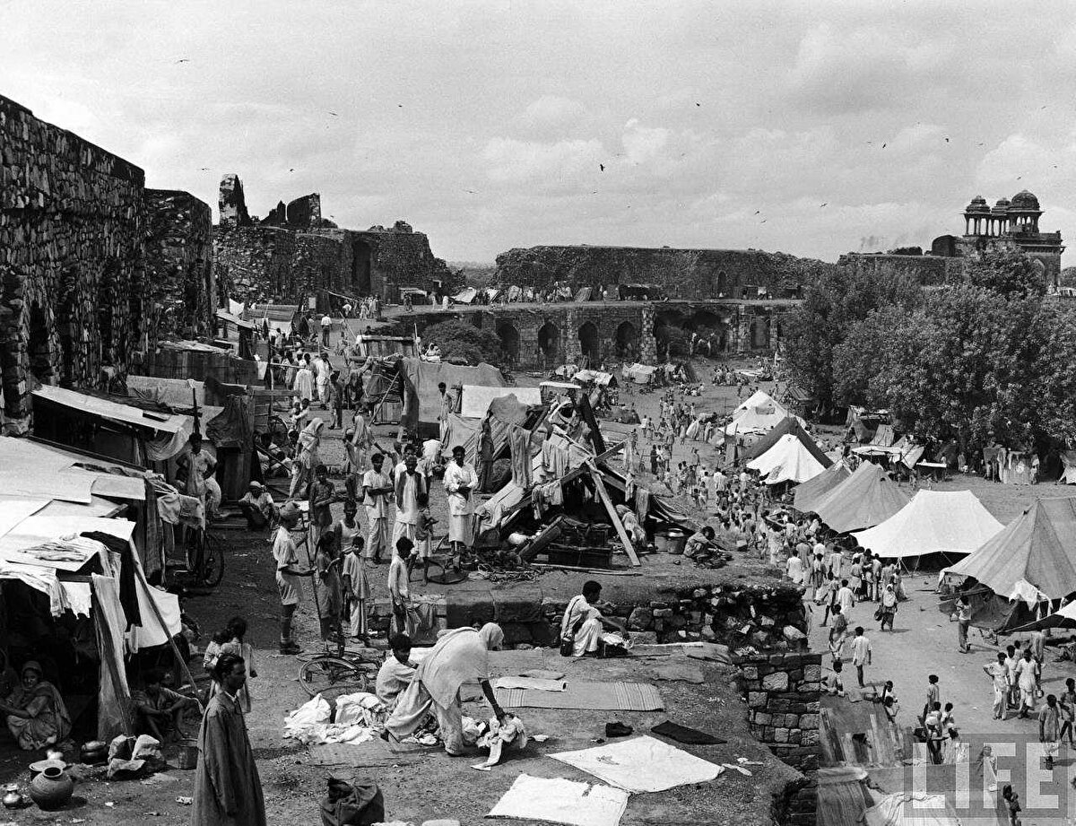 Göç esnasında yaşanan karmaşada hayatını kaybeden erkek, kadın ve çocuk her yaştan insan toplu olarak yakıldı. Köylüler odun bulamadığı zamanlarda insanları yakmak için petrol ve gazyağı bile kullanıyordu.