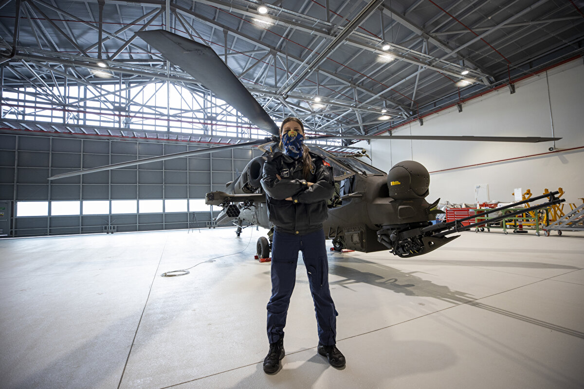 Aynı zamanda Emniyet Havacılık Daire Başkanlığında Atak helikopterini kullanan personel konusunda da ilk yaşandı.