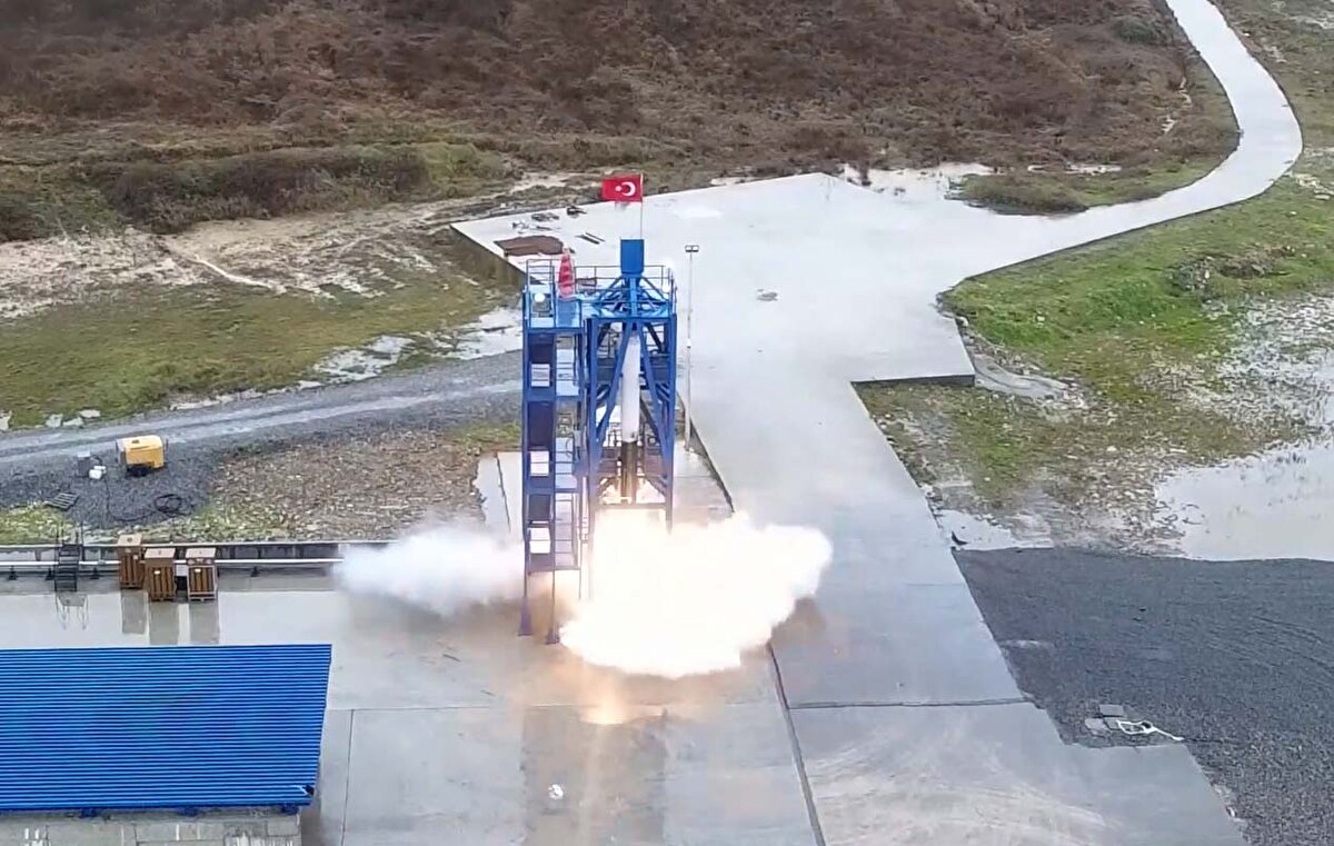 2023 yılında aya gönderilmesi hedeflenen araç için ilk ateşleme gerçekleşti. Milli ve özgün hibrit roket motoru ilk sınavını başarıyla geçti.