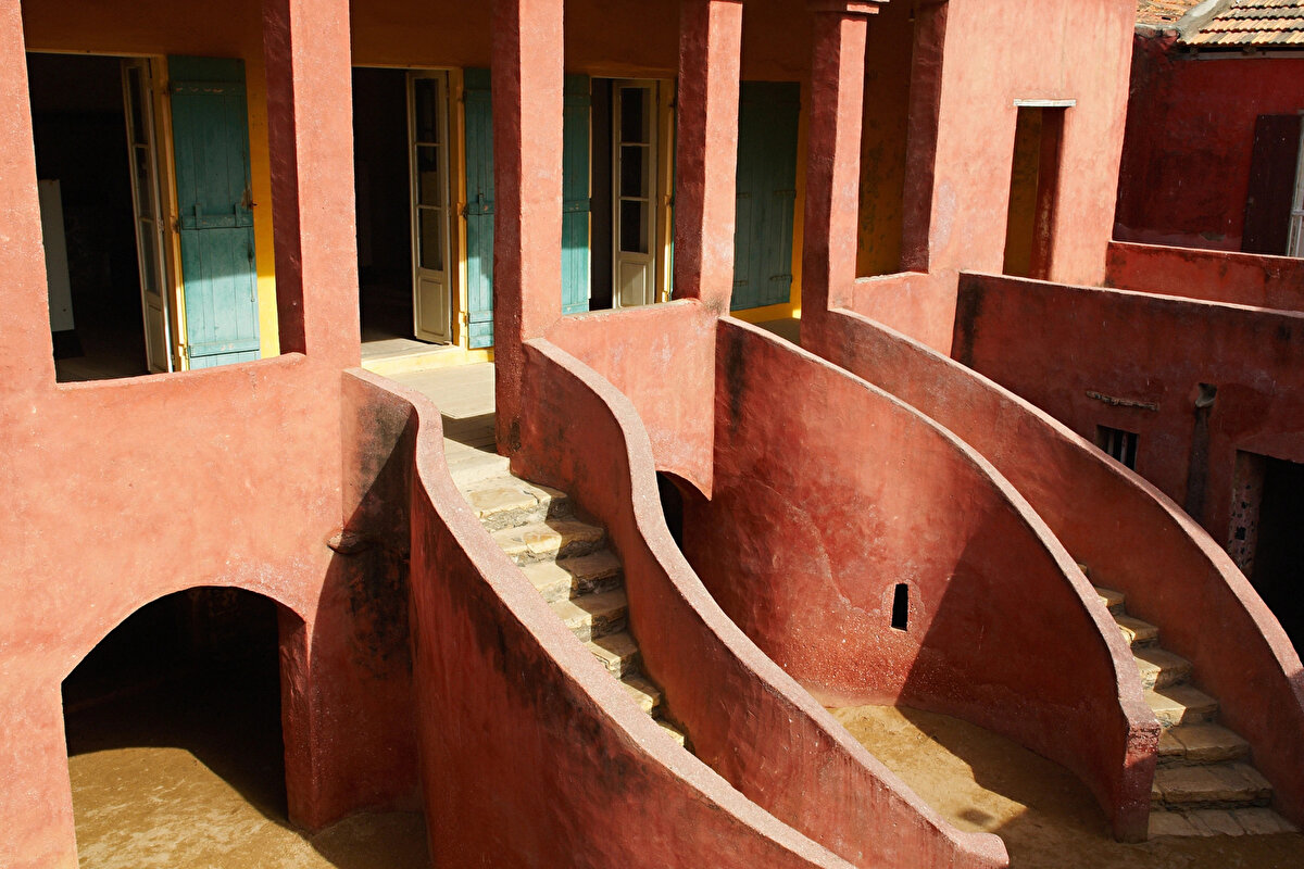 Goree'deki 28 köle evinden sadece biri aslına uygun restore edilerek Köle Evi Müzesi olarak düzenlenmiş.