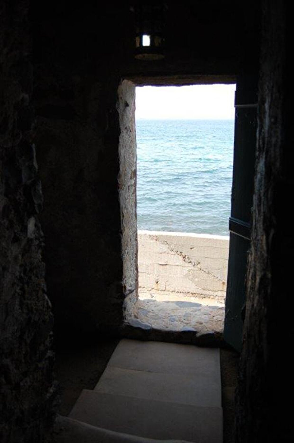 Köle Evi Müzesi'ndeki Dönüşü Olmayan Kapı.