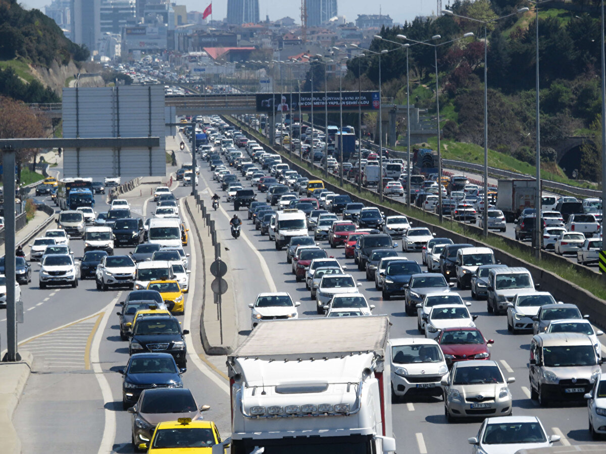 Koronavirüs ile mücadele kapsamında uygulanan hafta sonu kısıtlaması bu hafta 82 saat sürecek. 