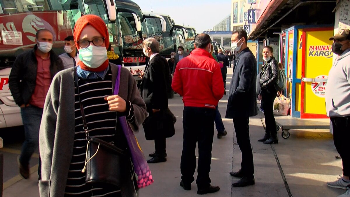 Açıklamanın ardından çok sayıda kişi otogara akın etti.  Yasak başlamadan memleketlerine gitmek isteyenler, 15 Temmuz Demokrasi Otogarı'nda yoğunluk oluşturdu. Otobüs firmaları ise bilet satış sistemlerinin kilitlendiğini belirtti.
