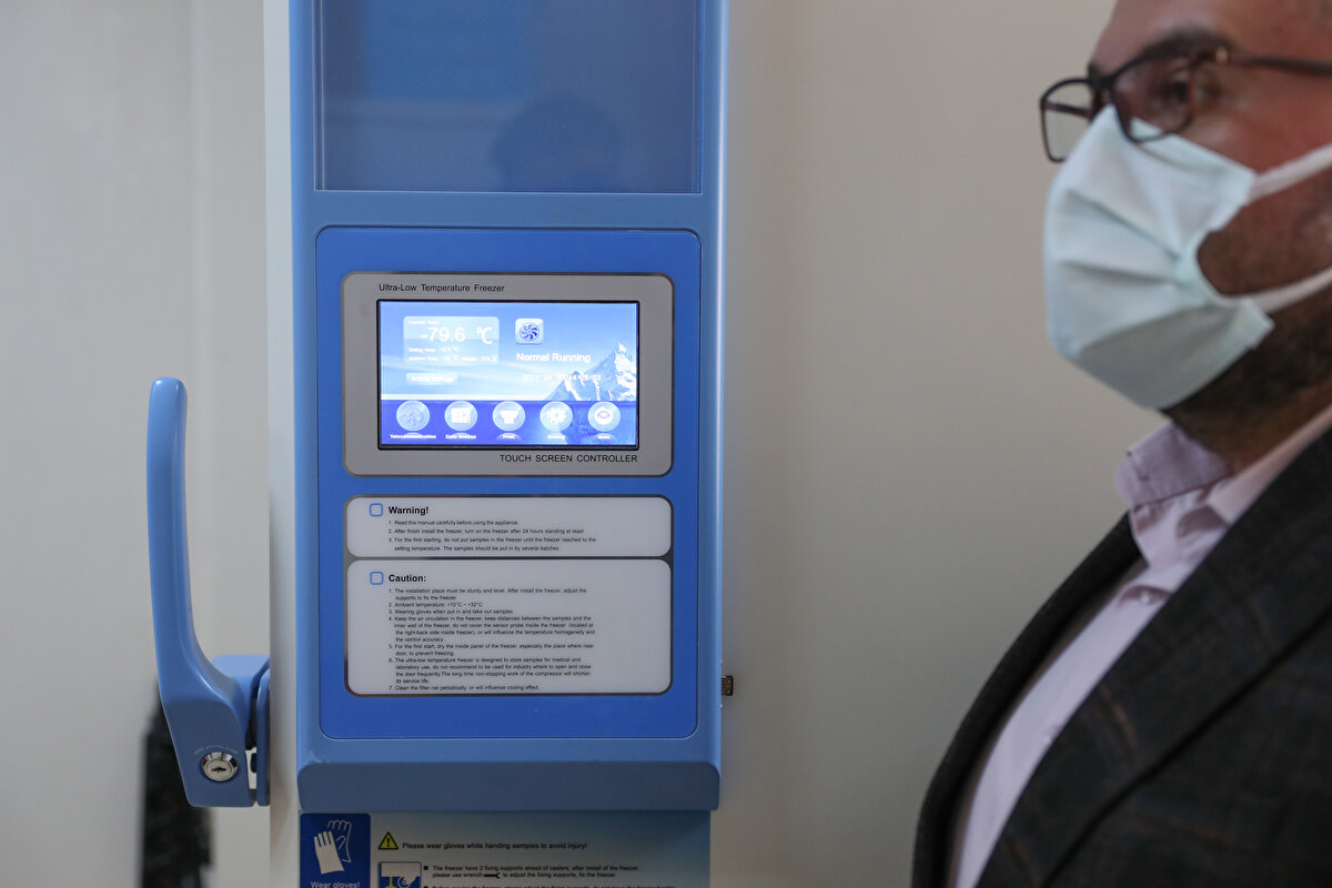 Türkiye, yaygın aşılamalarındaki tecrübesi ve başarılı Aşı Takip Sistemi sayesinde, yeni bir alt yapı kurulmasına gerek kalmadan, BioNTech aşılamalarını da başarıyla yürütüyor.

