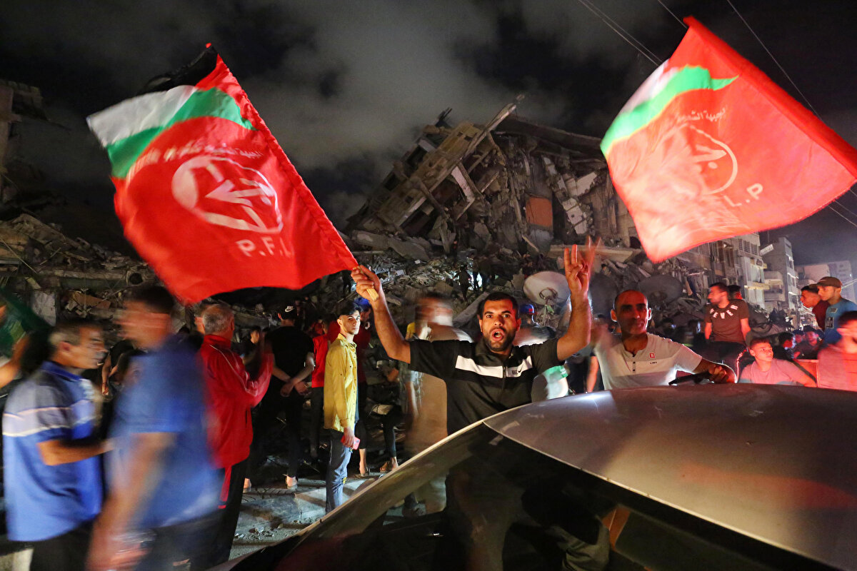 Gazze Şeridi'nin çeşitli kentlerinde yüzlerce genç yürüyüşler düzenledi. Başta Ramallah olmak üzere Batı Şeria'daki kentlerde de sokaklara çıkan gençler, Gazze'deki Filistin direniş gruplarına destek sloganları attı.
