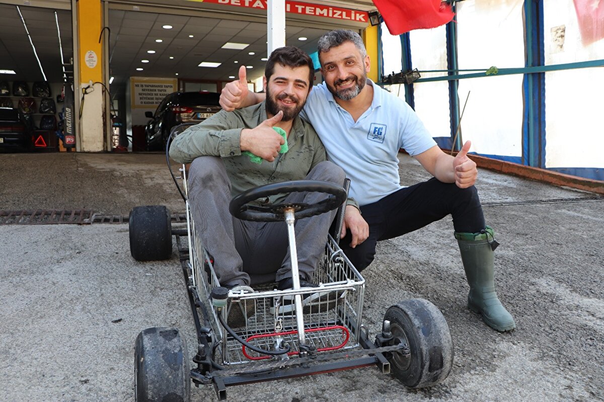 Yaptığı aracın herkes tarafından ilgiyle karşılandığı belirten Ahmet Hamurcu, Böyle el yapımı işlere merakım vardır. Mekanik olan şeylere ilgi duyuyorum. İnternette bir araç gördüm. Amerika'da gençler yapmış. Tamamen ona benzeyen değil de biraz daha kendi yorumumu katarak bu şekilde bir araç yaptım. Zaten malzemelerin çoğu elimde vardı. Daha doğrusu video izlerken market sepeti yanımda duruyordu. Can sıkıntısıyla başladım, 4 günde yaptım. Bu işi seven insanlar böyle bir şey yapabilirler. İnsanlara bazı şeyler zor geliyor. Tekerler Go-Kart aracı tekeridir. Motor zaten 125 cc'lik bir motosikletin motorudur. Kasası market sepetinden. Diğer parçalarını hepsini kendim birleştirdim. Yoldan geçen arabalar olsun, insanlar olsun herkesin hoşuna gidiyor. Biz de eğlenmek için biniyoruz dedi.