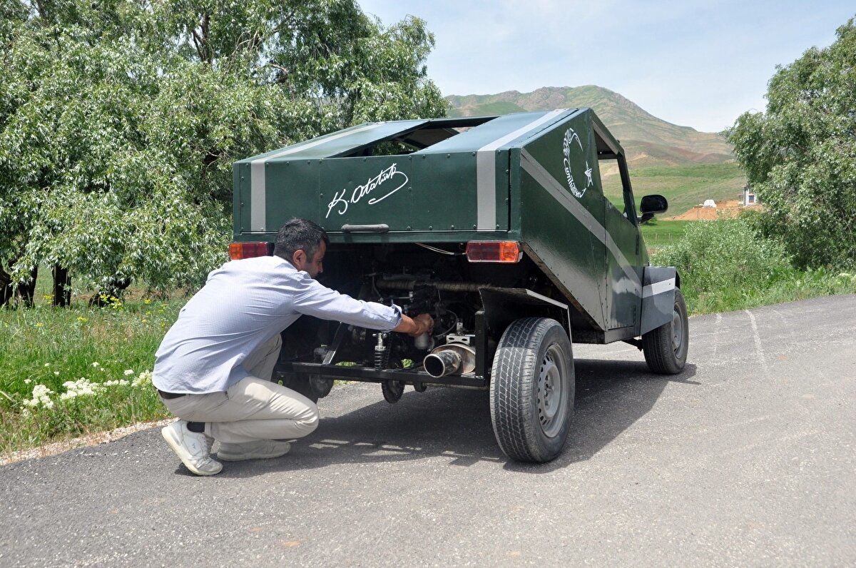 Yaptığı aracı Teknofest’e yetiştiremediği için çok üzüldüğünü dile getiren Karahan, “İmkânlarım yoktu, yoksa daha da güzel bir şey yapacaktım. Eğer imkânlar olursa 600 beygir gücünde araç yapacağım" dedi.
