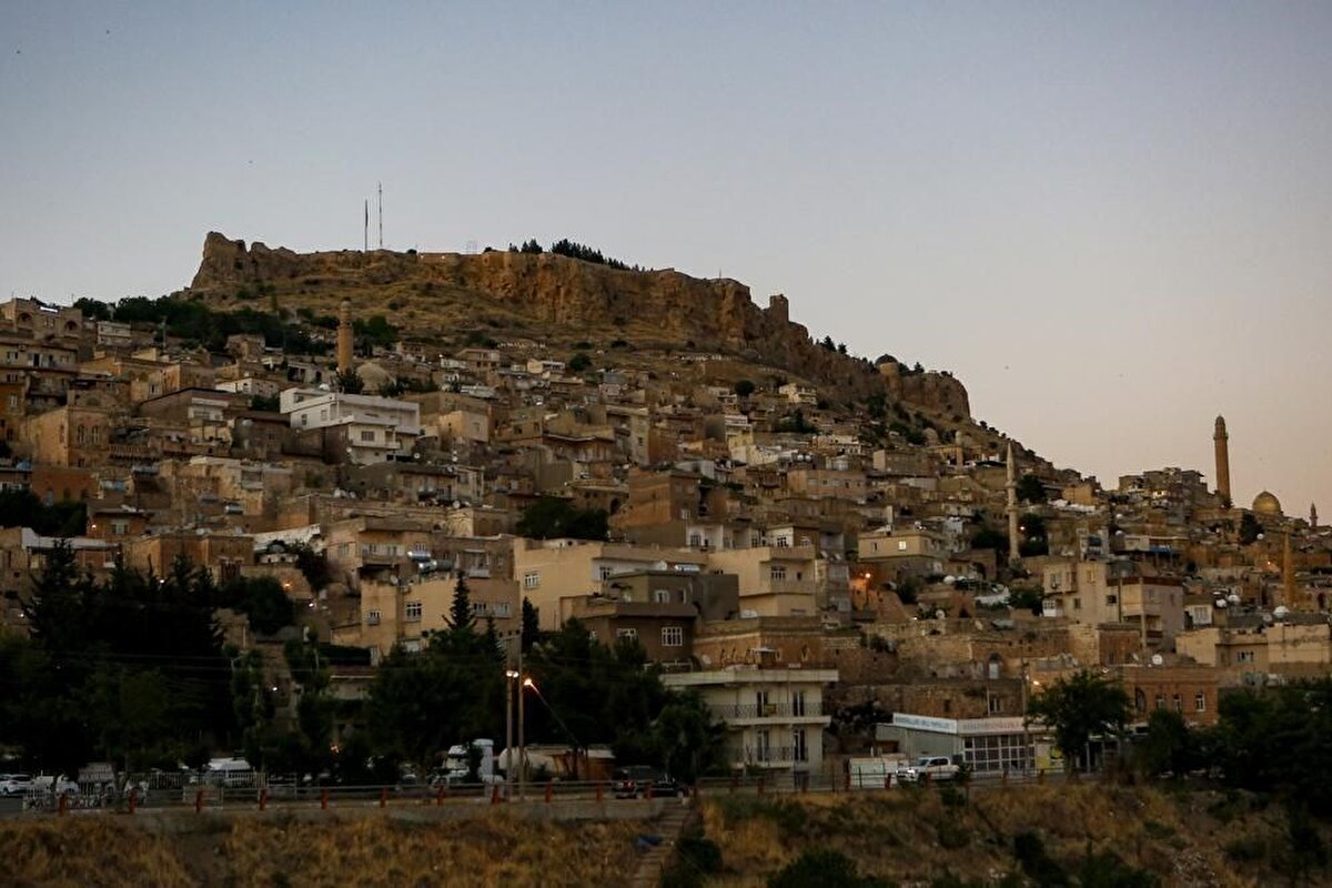 Ereli, “Hastalanmaktan ve felç olmaktan korkuyordum. Ama sonra sağlık ekipleri bana bunun benim yararıma olduğunu söylediler ve onlara inandım ve aşı oldum ”dedi.


