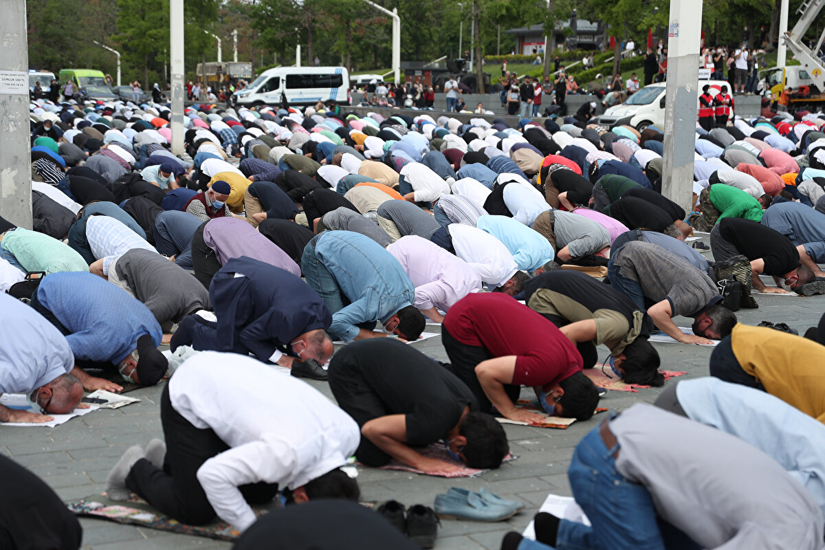 Projede 50 bin 500 metreküp hafriyat, 20 bin 500 metreküp betonarme betonu atılırken, 3 bin ton betonarme çeliği kullanıldı. 7 bin 500 metre fore kazık, 310 ton yapısal çelik imalatları, 8 bin metrekare cephe taş kaplama, bin 300 metrekare de cephe prekast montajı da yapıldı.  