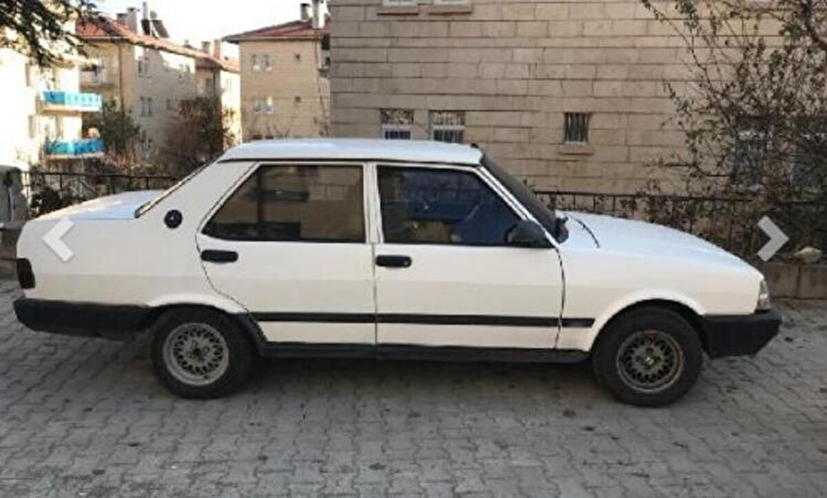 1998 model Tofaş Şahin

İhale başlangıç bedeli: 13 bin 500 lira

Muhammen bedeli 27 bin lira