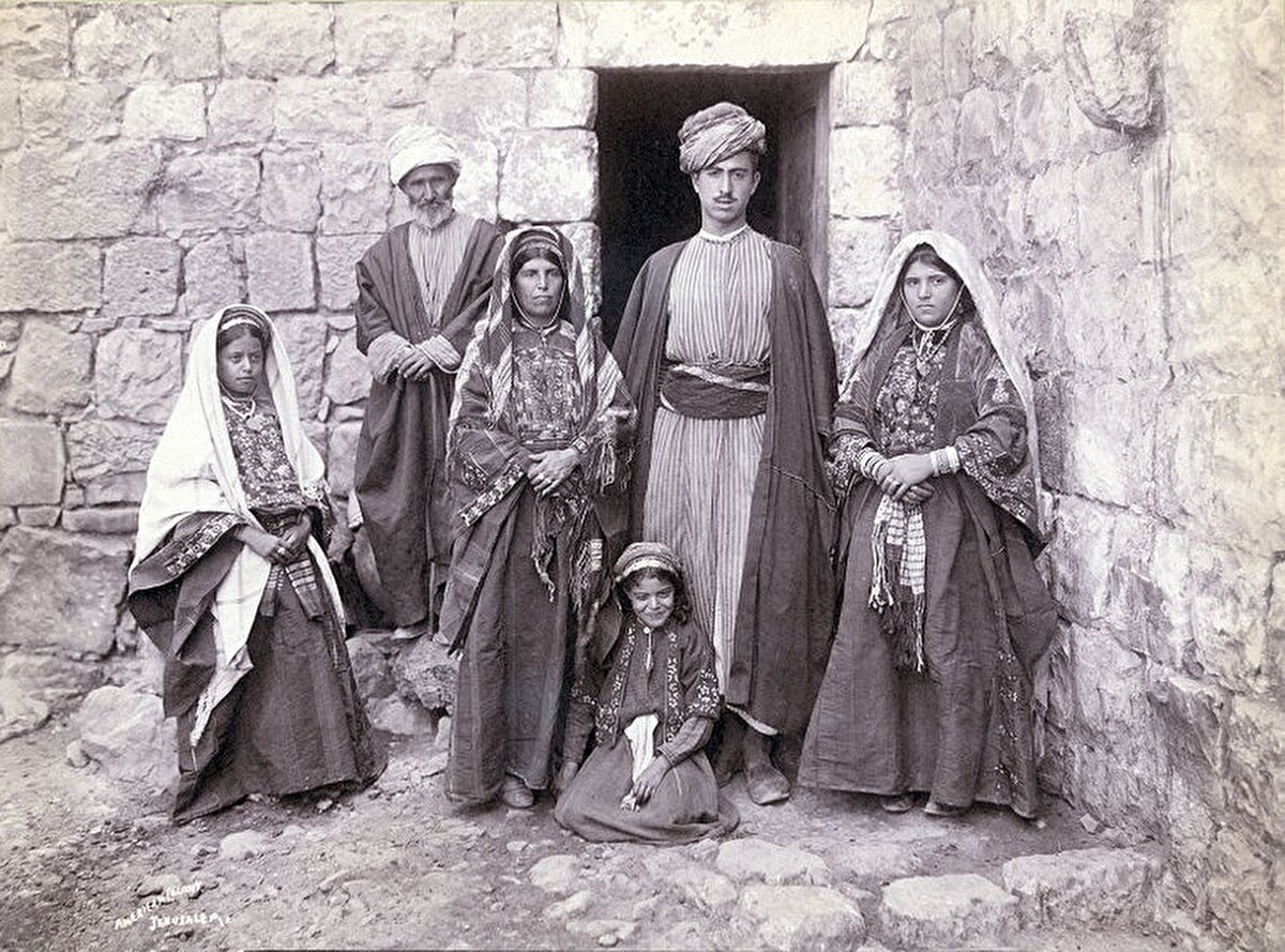 Ramallah’ta Filistinli bir aile, 1900-1910.