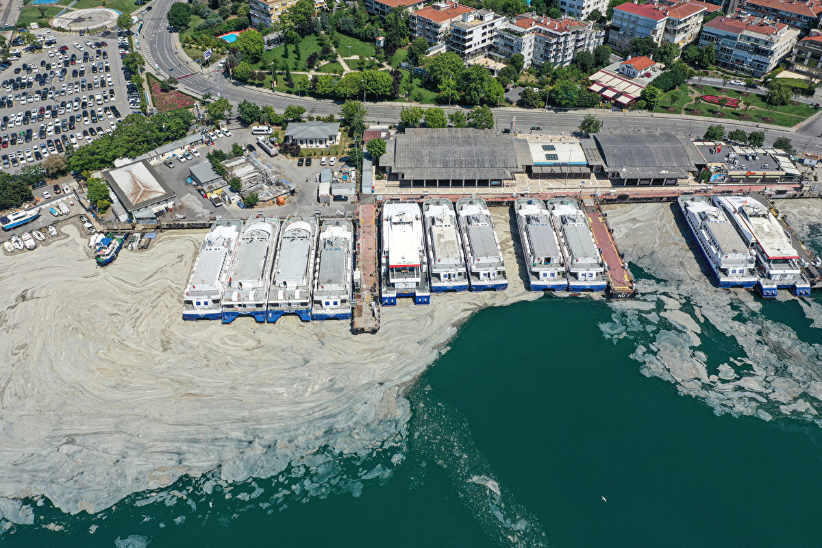 Çevre ve Şehircilik Bakanlığı tarafından yapılan çalışmalar çerçevesinde; alıcı ortama deşarj yapan atık su arıtma tesislerinin tamamı 7/24 online izlenecek. Marmara Denizi’ndeki 91 izleme noktası 150'ye çıkarılacak.