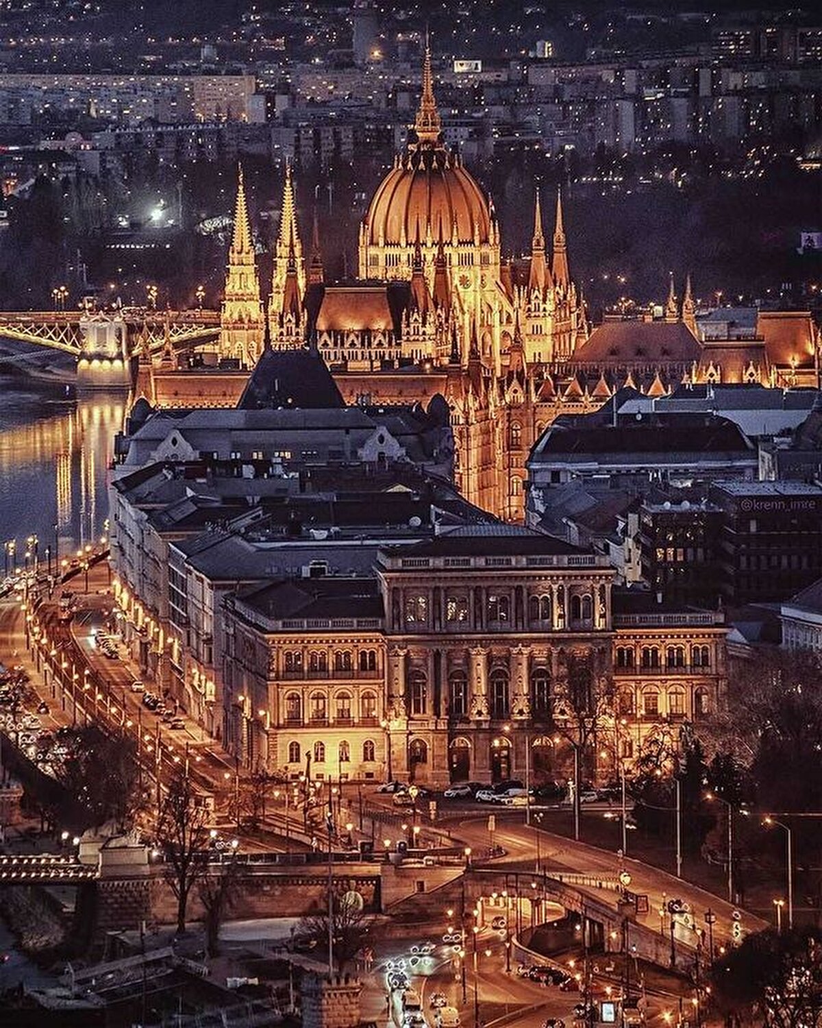 3- Budapeşte, Macaristan - @krenn_imre