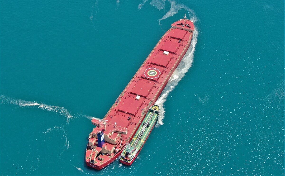 İstanbul sahilleri boyunca kilometrelerce etkili olan müsilaj, drone ile havadan böyle görüntülendi.