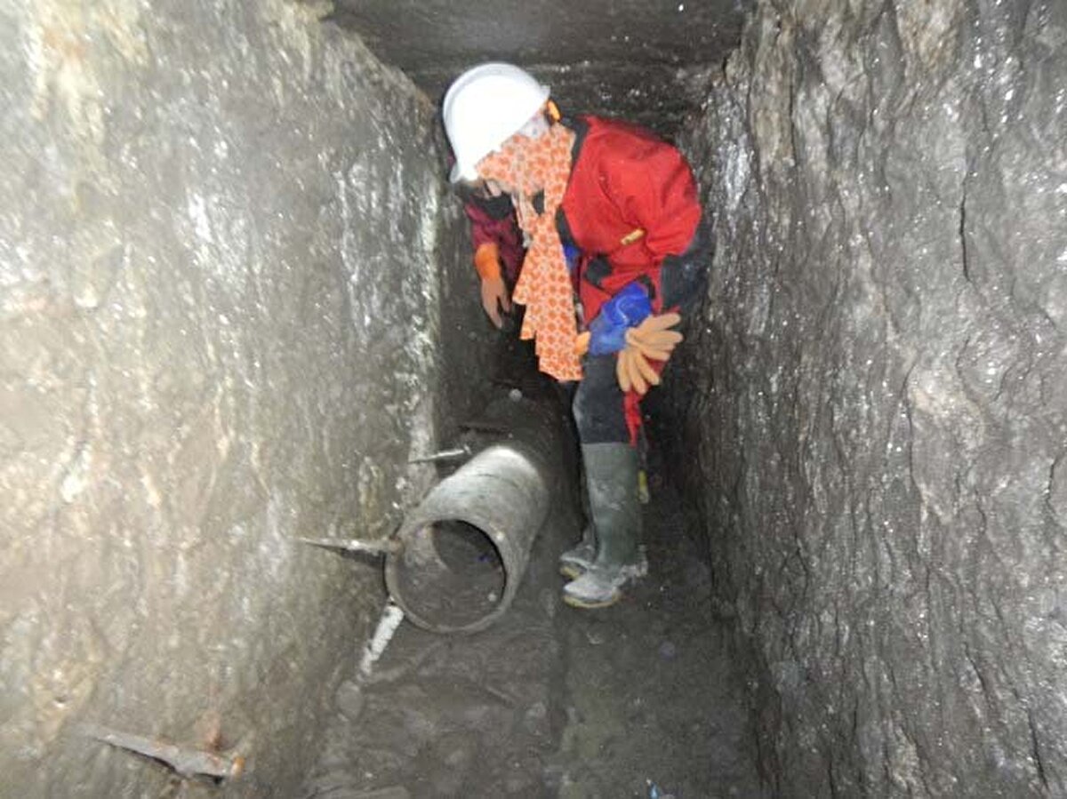 Su kanallarını adım adım gezen Ulaş, bazı noktalardar sürünerek geçti. Aynı zamanda bu çalışma hikayelere konu olan İstanbul'un gizemli tünel ve kaçış noktalarının efsane olduğunu ortaya çıkardı. Antik dönemden itibaren İstanbul'un su isalesi için çok önemli olan su kanallarında günümüzde artık küp, kemik parçaları ve eşya atıkları olduğu görüldü.