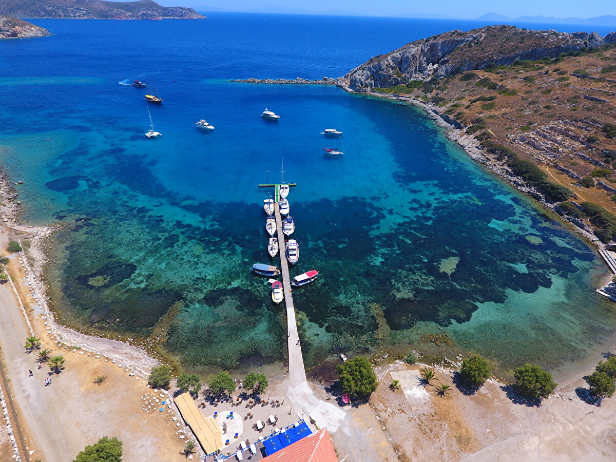 "Antik dönemin kültür ve sanat merkezi" Knidos Antik Kenti, Covid-19 tedbirleri alınarak kapılarını yeniden ziyaretçilere açtı.