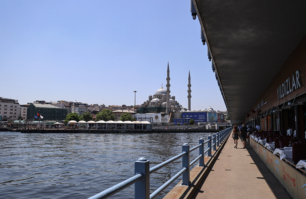 İşte boş kalan İstanbul sokakları ve meydanlarından kareler;
