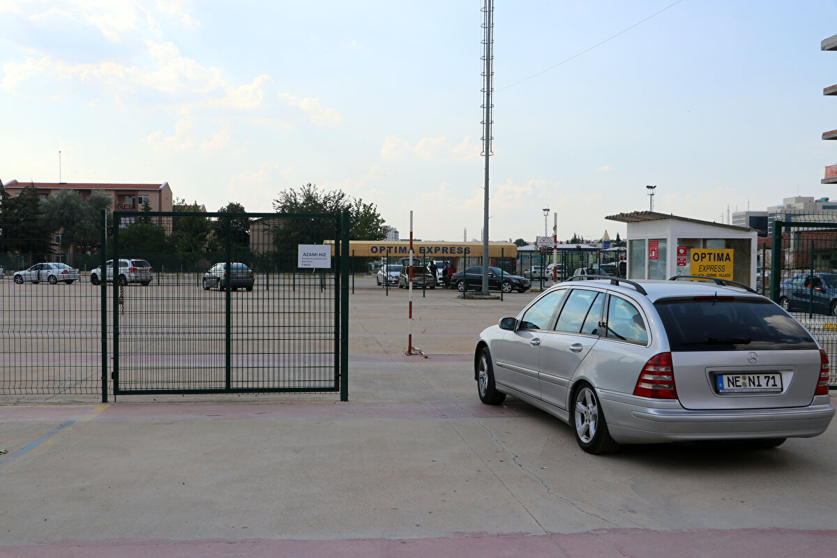 Trenle seyahatin birçok avantajı olduğunu belirten Ergüven, "Trenle gelmek rahat oluyor. Yol güvenliği var. Rahat bir şekilde uyuyabiliyorsun. Her türlü yemek imkanı var. Bu yıl seyahatimiz birkaç aksaklık dolayısıyla uzadı ama yine de güzeldi." diye konuştu.