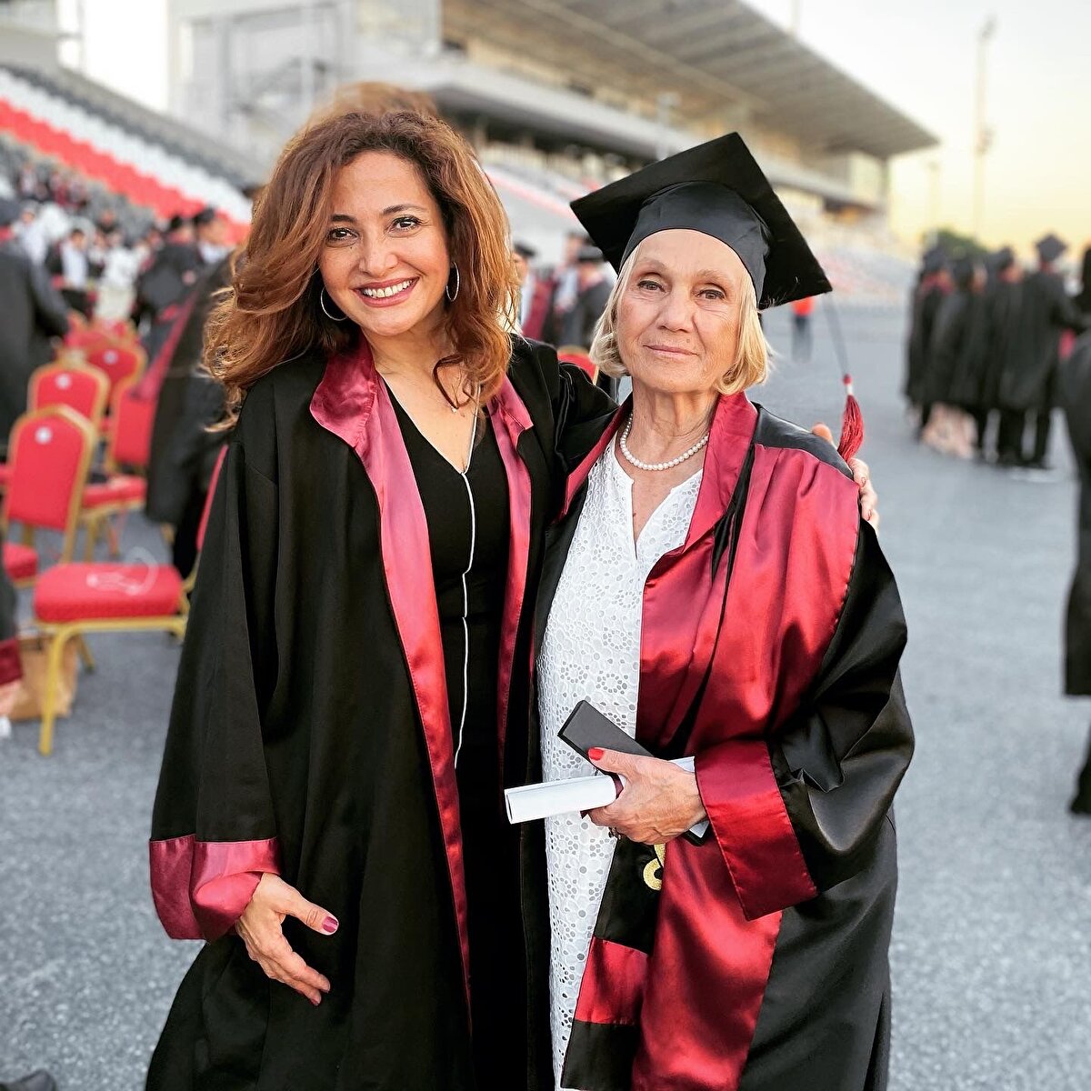 Süner Bir gün televizyon izlerken eski öğrencilere af çıktığını gördüm ve yarım bıraktığım okulumu bitirmeye karar verdim. Okula geri döndükten sonra kolay bitiremedim 9 senemi aldı diye konuştu.  Doktorluk yapmak istediğini dile getiren Süner,  'gelecek' planlarını şöyle anlattı: Doktorluk mesleğimi yapmak tabii ki isterim koşullara bağlı yaşımın dörtte üçünü doldurdum. 100 sene olarak hesaplarsak bunu yapmak isterim. Yaşımın büyük olmasından dolayı devlet memuru olamam. Serbest çalışabilirim, iş yeri hekimliği ve tıpla ilgili faaliyetlerde bulunabilirim.