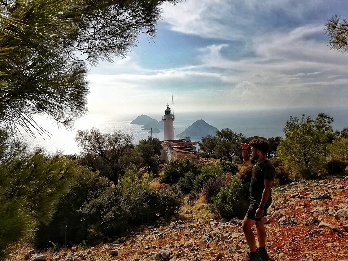 Kariyer planlarından da bahseden Avşar, "Bu yıl psikoloji mezunu olacağım. İleride psikoloji ve kampı birleştirmek istiyorum. Psiko-kamp tarzında bir etkinlik düşünüyorum" dedi.