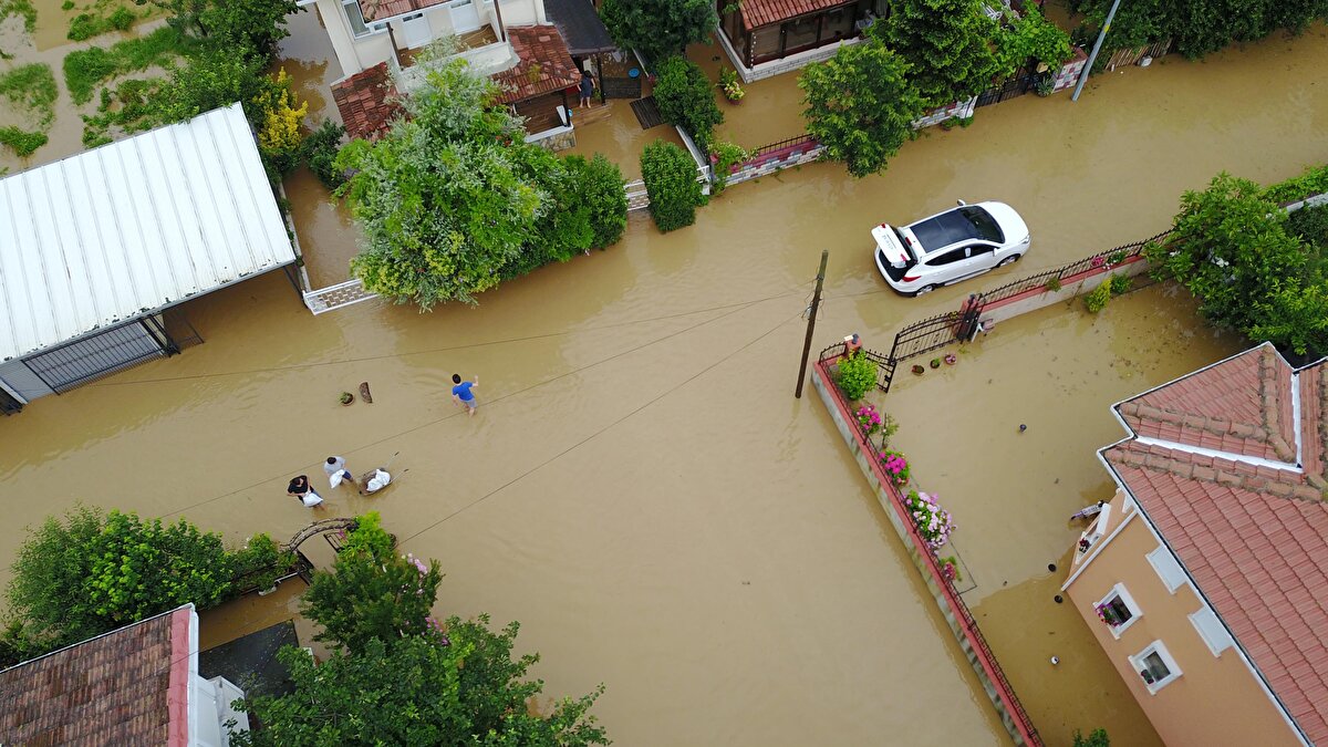 Su basan mahalle havadan görüntülendi.