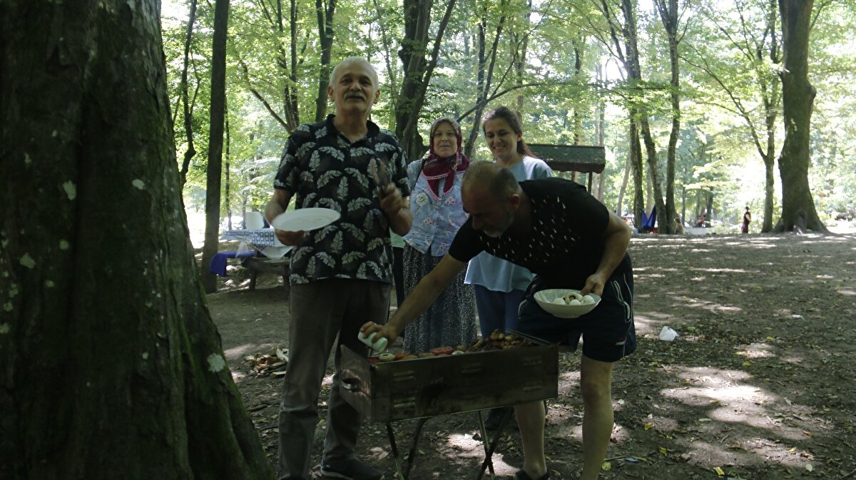 İstanbul'da kalan ve tatile gitmeyen vatandaşlar ise Belgrad Ormanı'na geldi.  