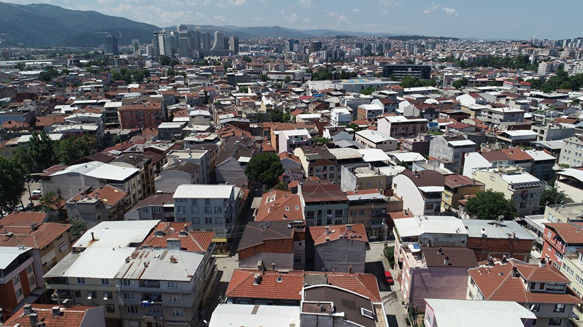 Mehmet Aydın'ın 'Çiftlik Bank'ı kurduğu sırada ikamet ettiği Bursa'nın Osmangazi ilçesindeki evi görüntülendi.