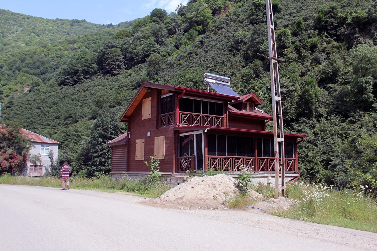 Diğer bir köy sakini Muammer Aydın, "Bizim köyümüzün insanları Konya'dan gelip yerleşmişlerdir. Hatta köyümüzde mübarek bir zat bulunmaktadır. Yakındaki bir köyümüz, Hacı Abdullah Halife'nin bulunduğu komşu köylerden birisidir. Bizim köyümüz öyle bir olayın yaşanması köyümüze hiç yakışmadı. Köy adına utanıyoruz, mahcubuz. Keşke yaşanmasaydı" ifadelerine yer verdi.