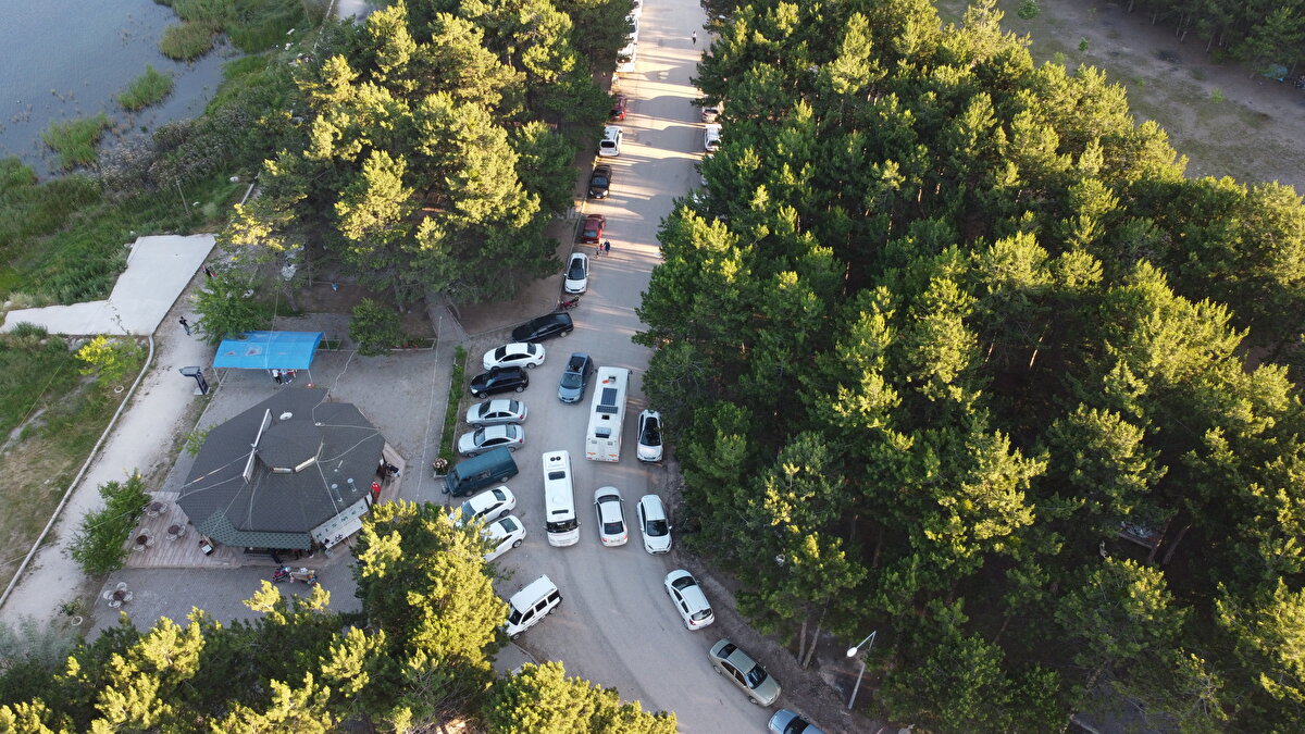 Depremin ardından İzmit'e dönen ve zorunlu hallerde konaklayacağı bir yerinin olmasını isteyen Yavuz, arkadaşının kendisine bıraktığı minibüsü karavana çevirdi. Bu aracı iki yılı aşkın süre kullanan Yavuz, 2008'de hacdan döndüğünde karavanı satarak 1994 model eski yolcu minibüsünü satın aldı.